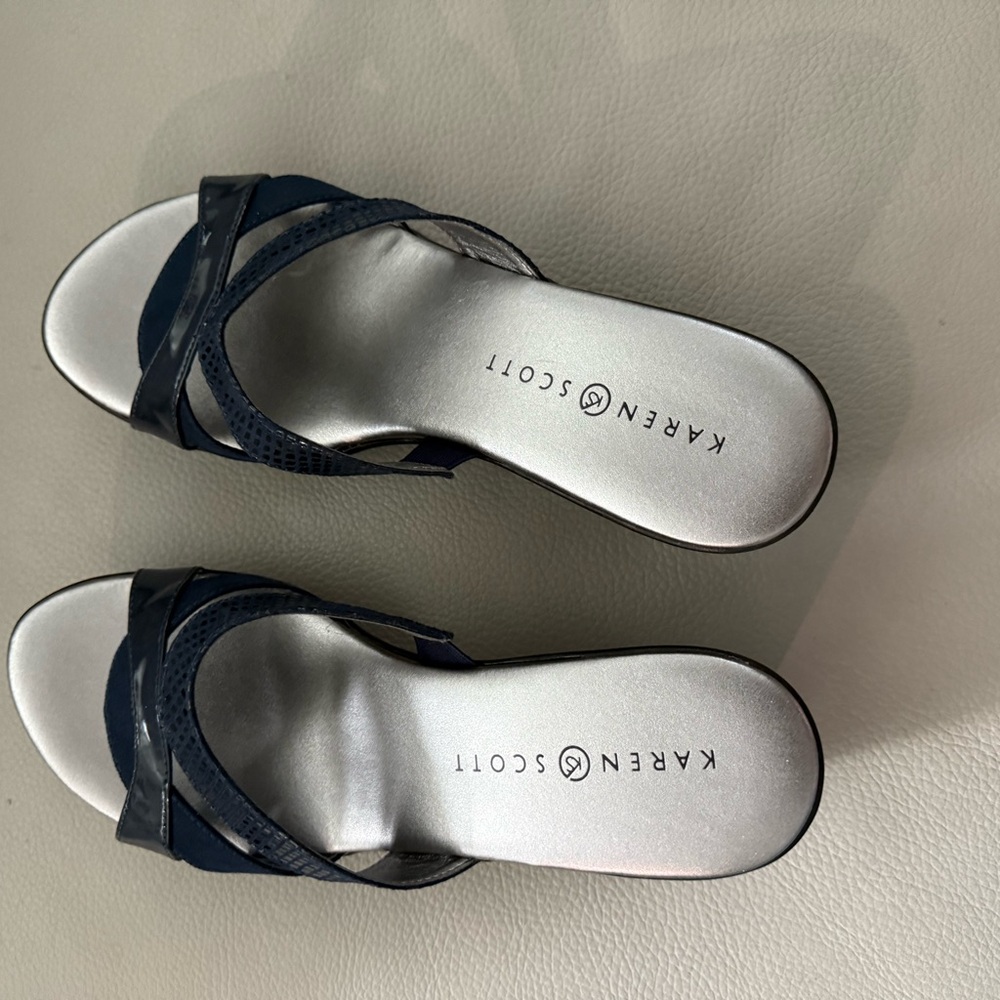 Karen Scott Women's Navy Sandals brand new never worn